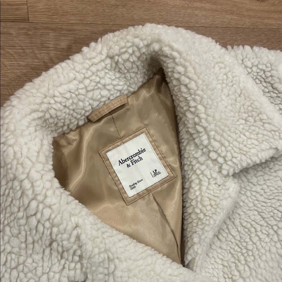 Abercrombie & Fitch Cream Teddy Jacket - Picture 2 of 5